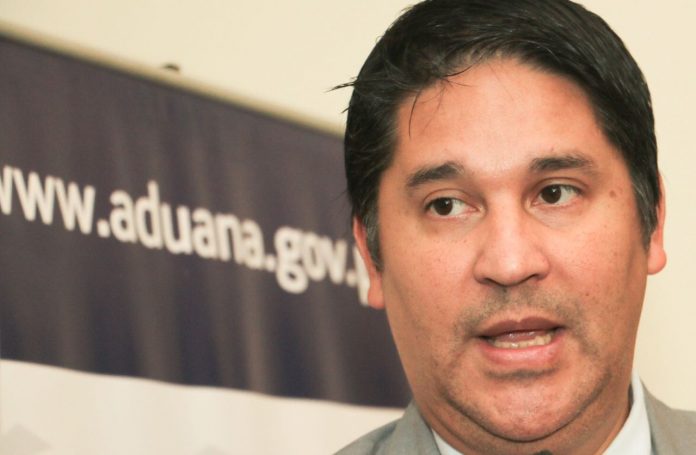 Nelson-Valiente.-director-de-Aduanas