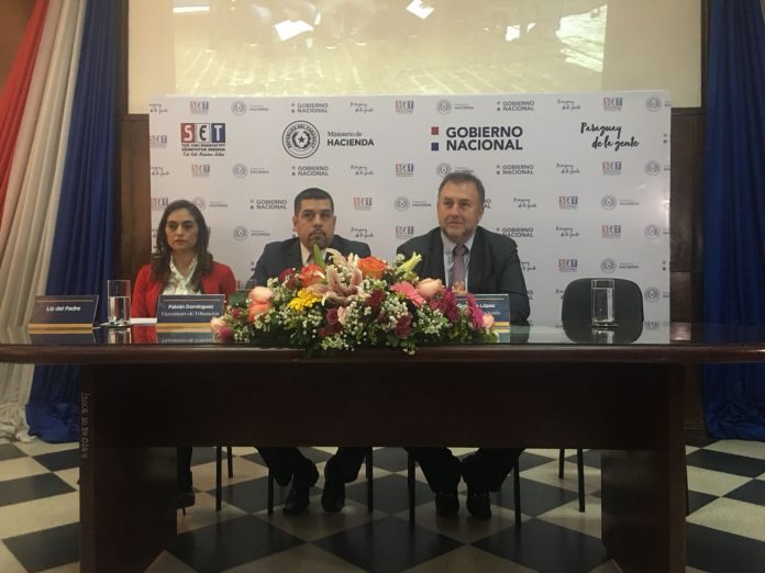 ministro de hacienda y director de tributación