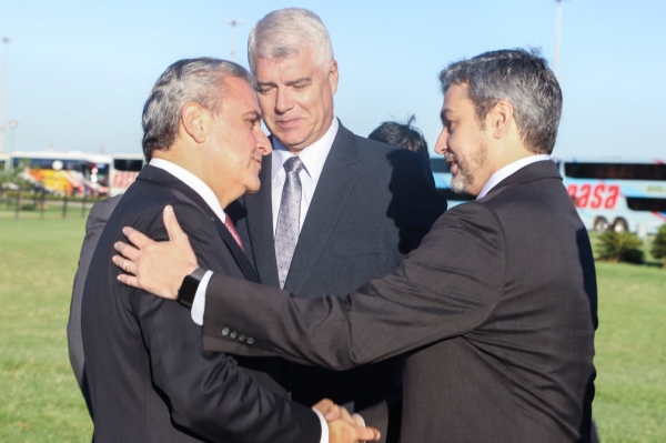 interior ministro con marito