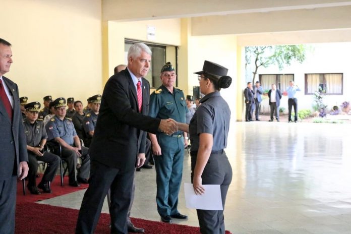 Arnoldo-Wiens-Cadetes-Patrulla-Caminera-696x464