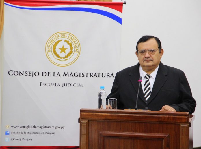 postulante a ministro de la corte