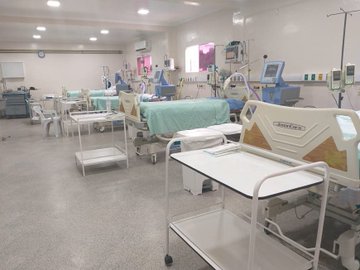 modernos equipamientos en salud