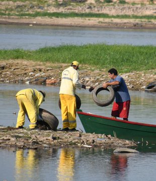 aseo orillas del río paraguay