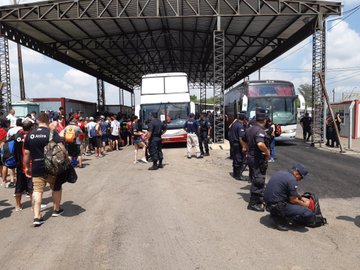control policial a hinchas