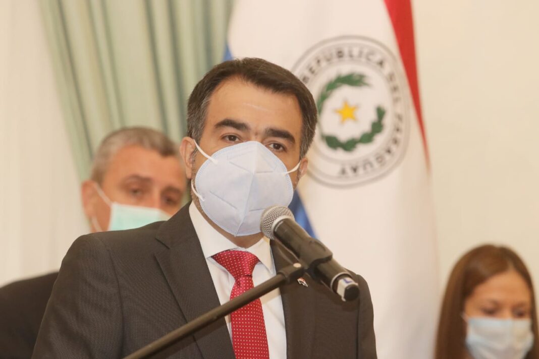 oscar-llamosas-ministro-hacienda