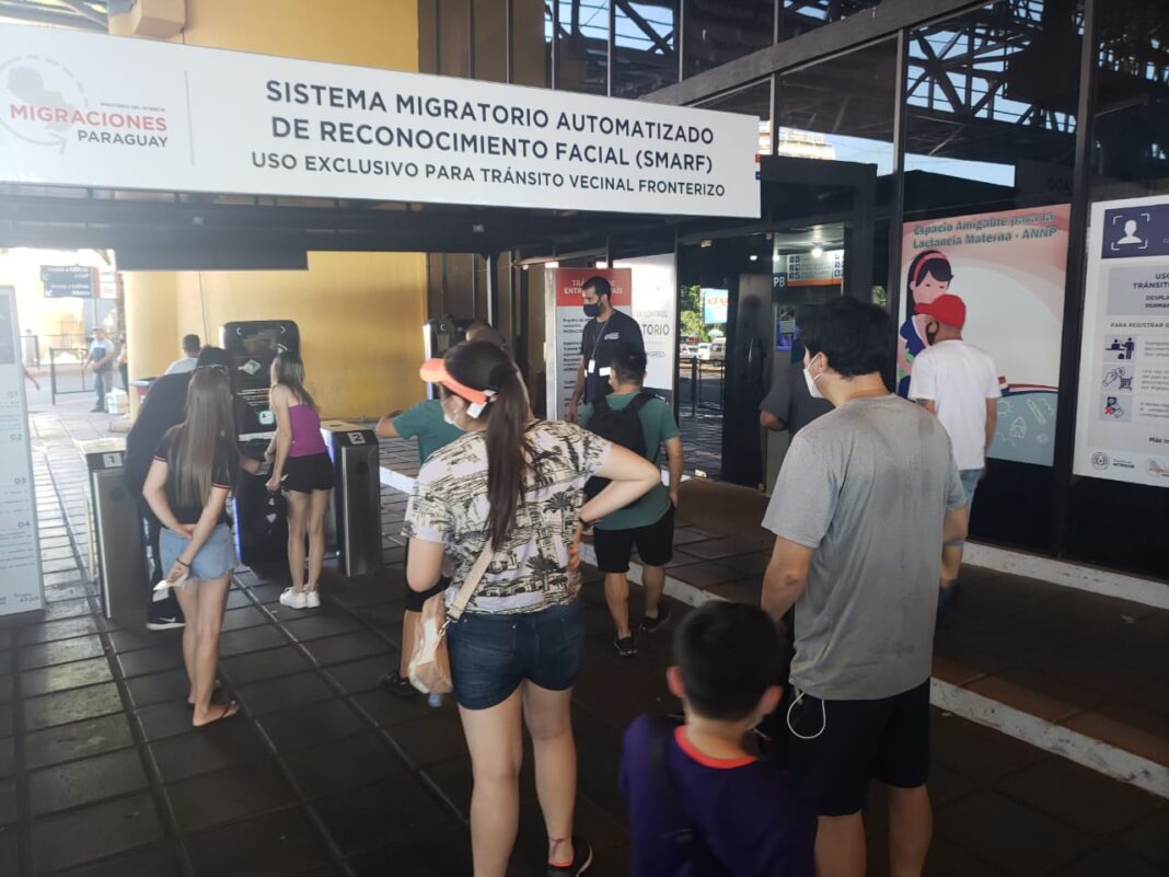SMARF ya está en funcionamiento en puesto de control Control migratorio biométrico