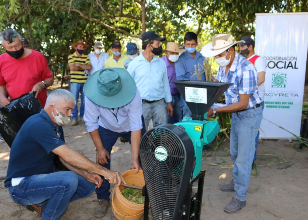 Entregan bolsos para silos a productores de Ñeembucú