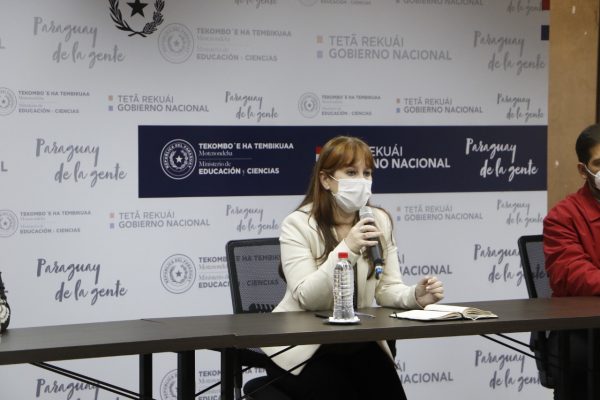 Conferencia-de-Prensa-MEC-1-600x400