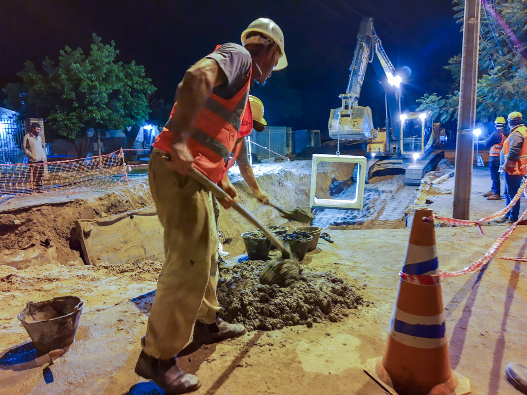 Iniciaron trabajos de desagüe pluvial en el barrio San Antonio de Pilar