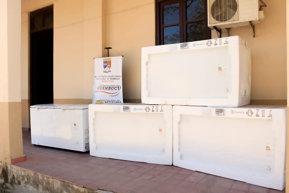 Entregan equipos para refrigeración de dosis de vacunas en Ñeembucú