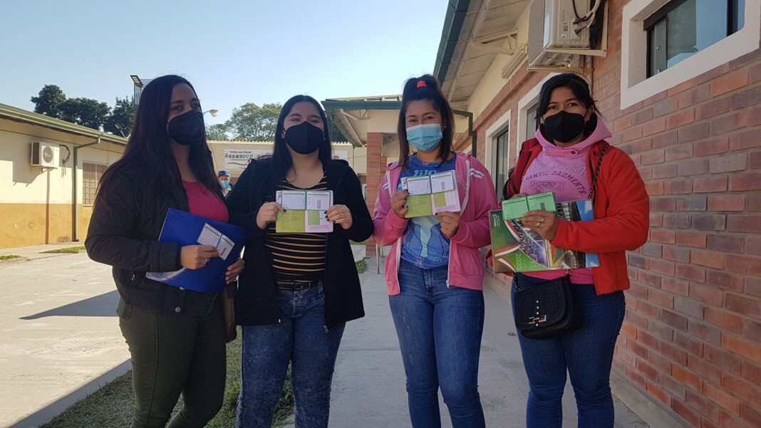 Inmunizan a adolescentes de 12 a 17 años en Ñeembucú