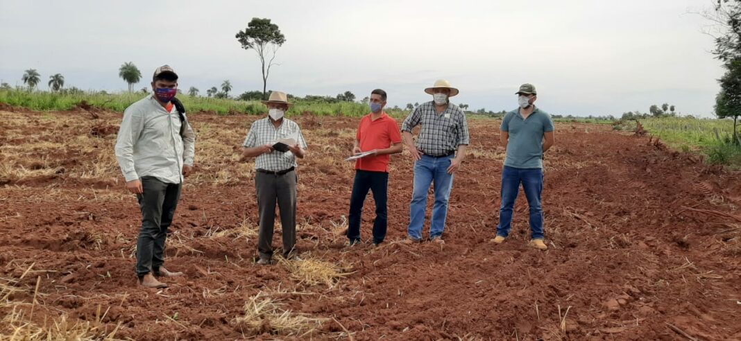 VISITA-A-PEQUENOS-PRODUCTORES-DE-SAN-PEDRO-1068x492