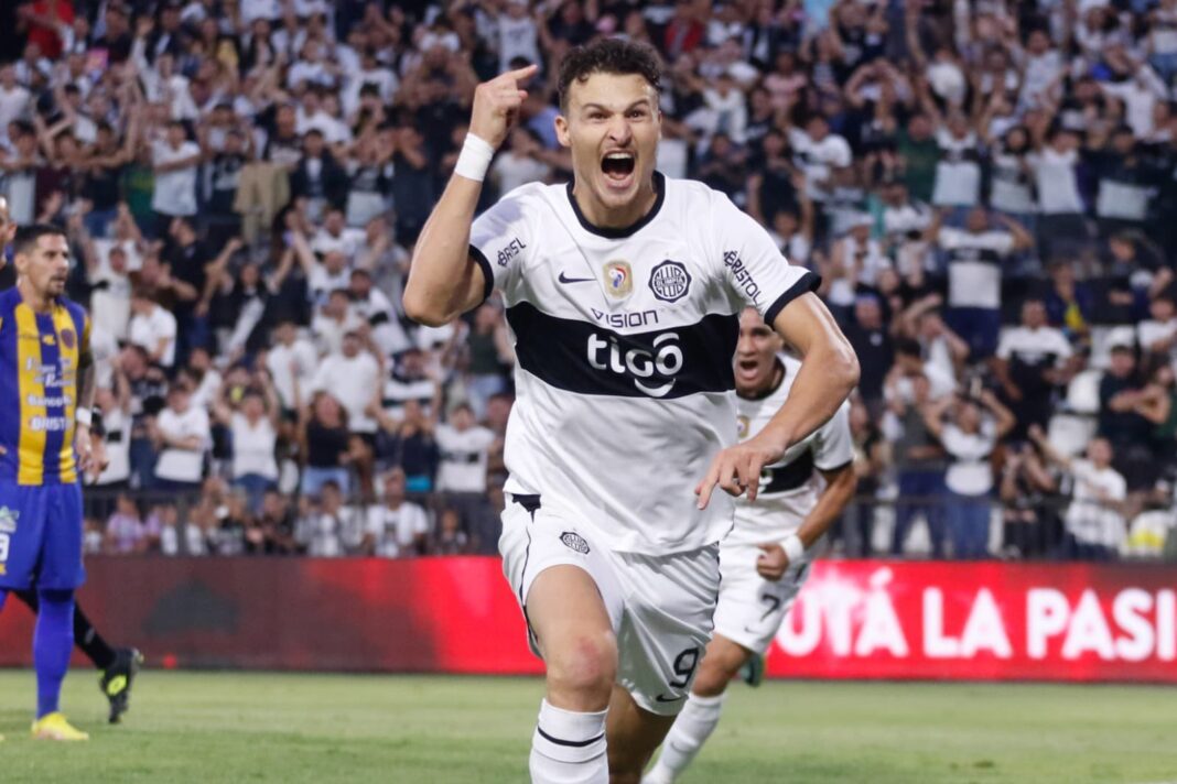 Facundo Bruera celebra un gol en Para Uno