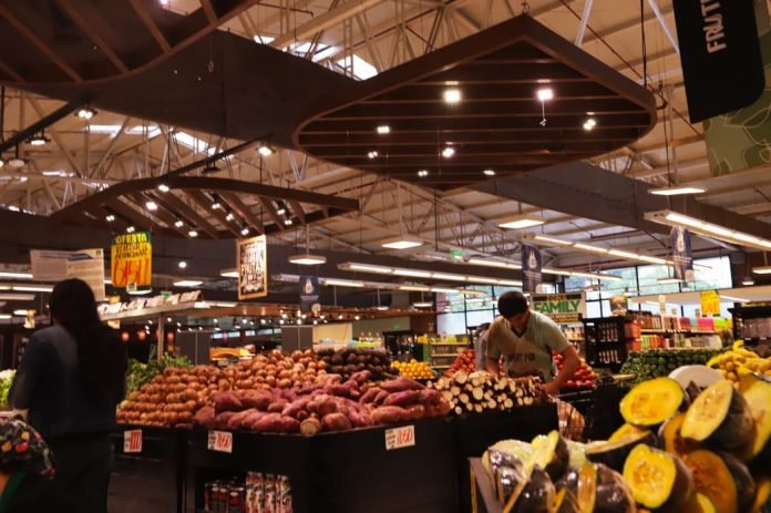 Sedeco realiza monitoreo de precios de la canasta básica y de combustibles Sedeco realiza monitoreo de precios de la canasta básica y de combustibles