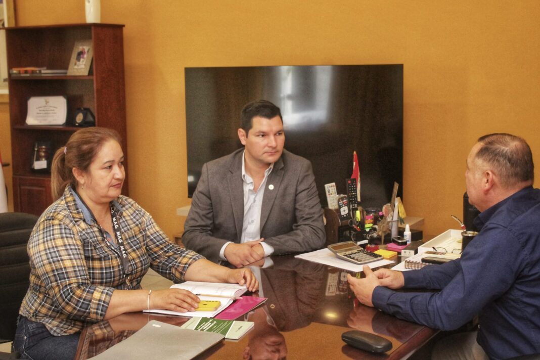 En Ñeembucú, instituciones coordinan acciones para fortalecer proyectos productivos