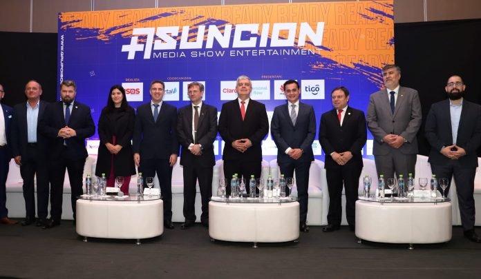 encuentro referentes de la telecomunicación en Paraguay