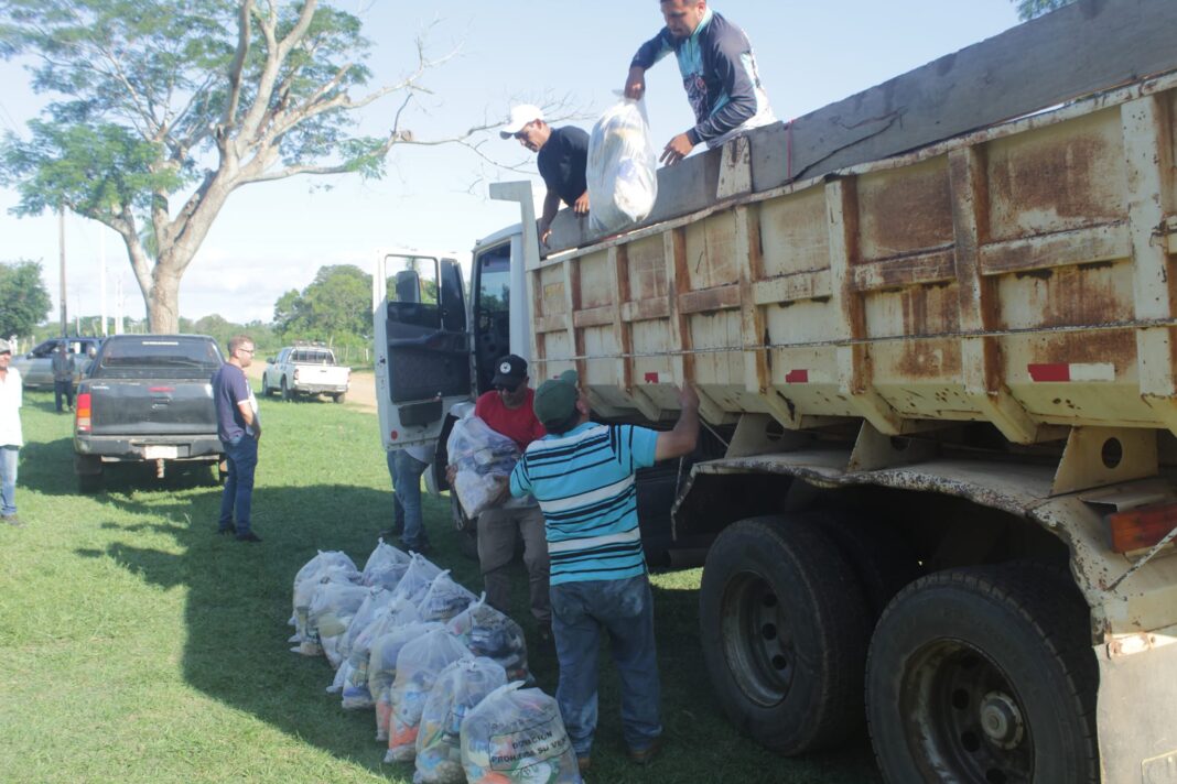 Asisten a familias afectadas por inundación en Ñeembucú