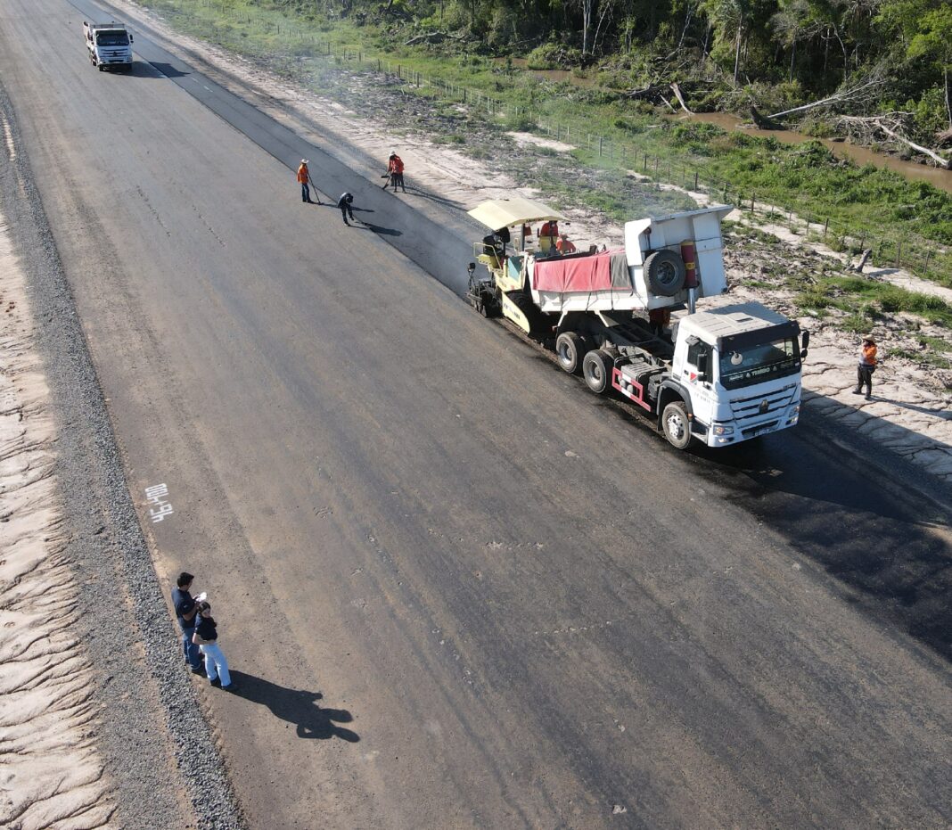 Capa asfaltica 100% en la ruta Py19