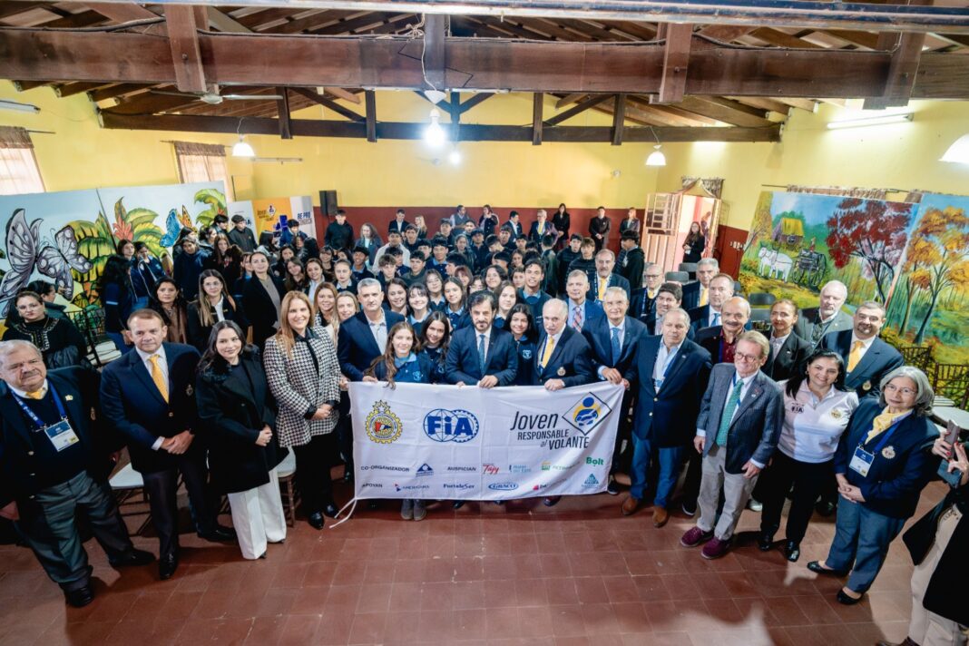 congreso joven fia visita colegio