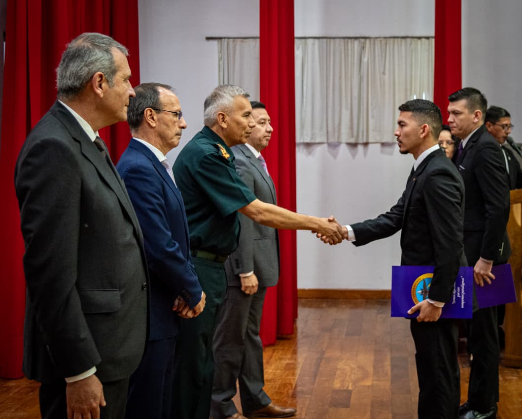 Clausura de capacitaciones de ciberinteligencia para personal militar.