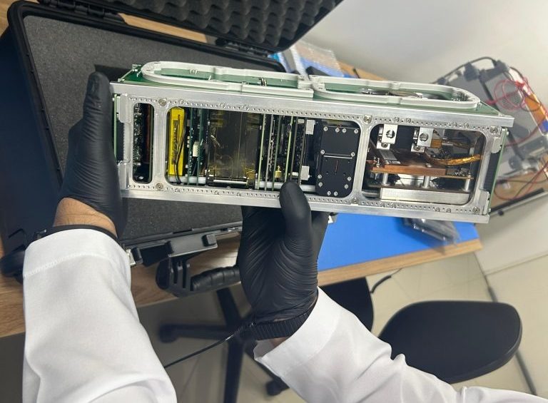 b0687842-756b-4db5-974c-d87d3ea1669c