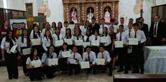 Unos 45 jóvenes y adultos se gradúan como bachilleres en la capital de San Pedro