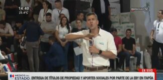 Gobierno entrega títulos de propiedad y aportes sociales de la EBY en Itapúa