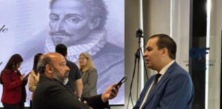 Secretaría de Políticas Lingüísticas entrega reconocimiento a promotores de la lengua española