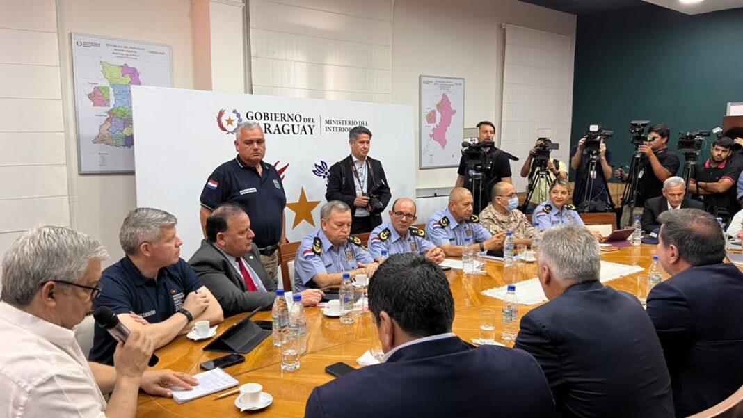 Ministro del Interior anuncia medidas de seguridad inmediata tras incidentes en el superclásico