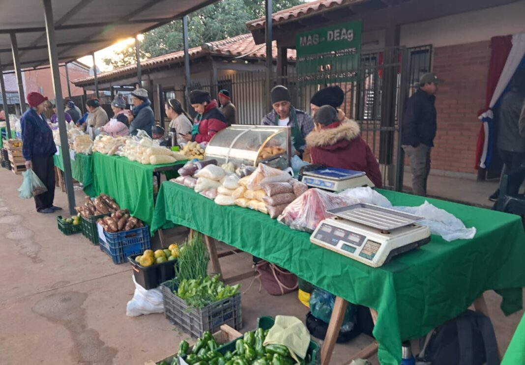 Realizan feria especial de la Agricultura Familiar por el Día de las Madres