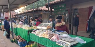 Realizan feria especial de la Agricultura Familiar por el Día de las Madres