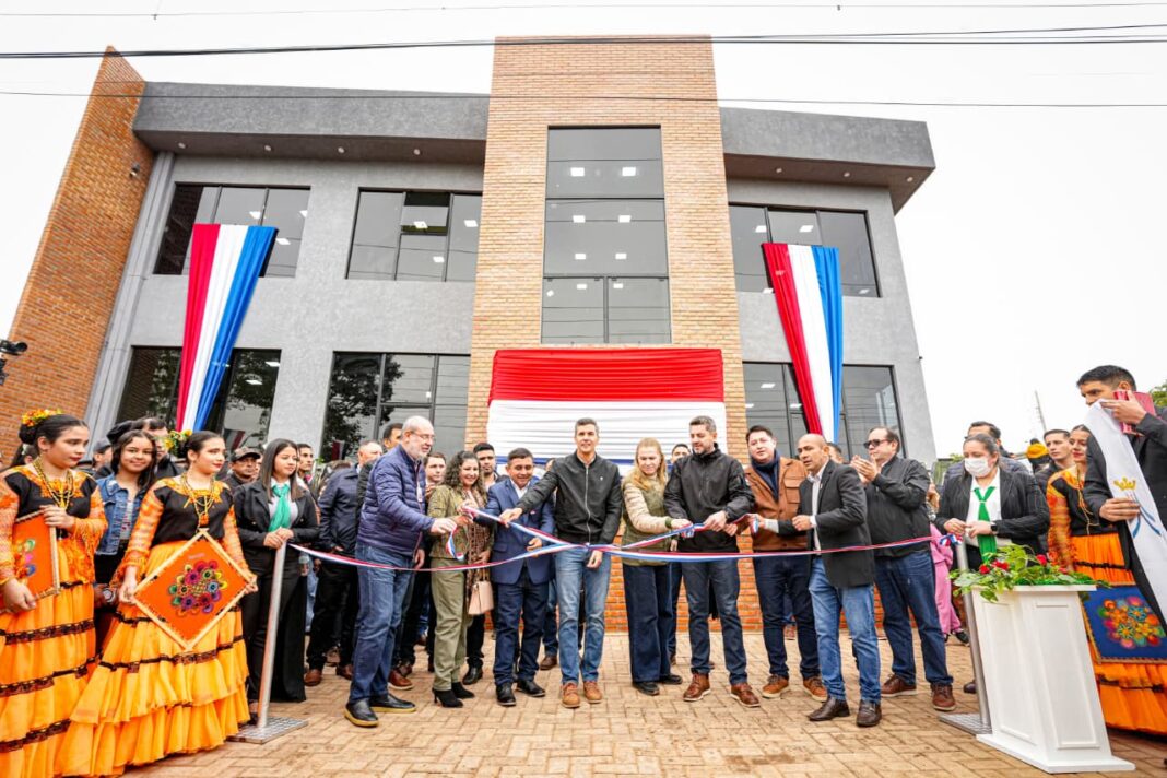 Presidente Peña inaugura nueva sede municipal y reafirma compromiso con el desarrollo de Tavaí