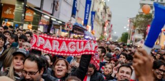 El Centro Alienta: Unas 60.000 personas se congregaron para festejar la clasificación de la Albirroja